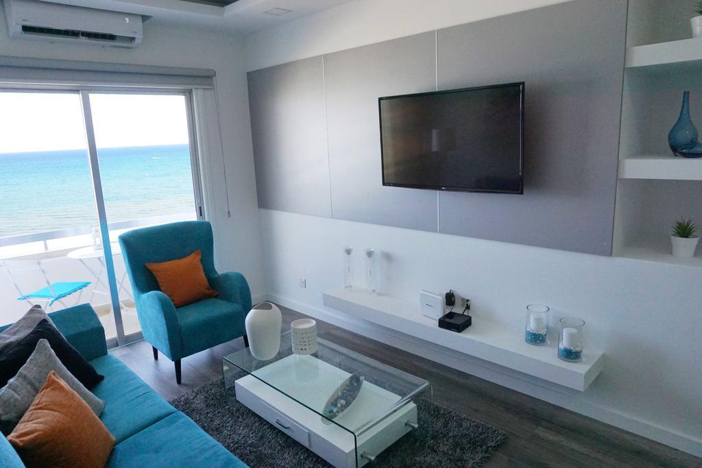 Lazuli Sea View Beachfront Ap 43 Larnaca Luaran gambar