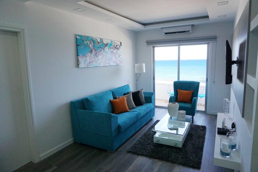 Lazuli Sea View Beachfront Ap 43 Larnaca Luaran gambar