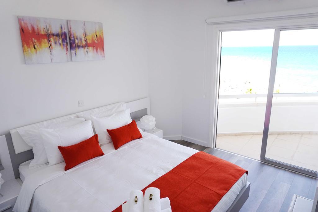 Lazuli Sea View Beachfront Ap 43 Larnaca Luaran gambar